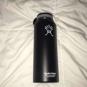 Black 40oz hydro flask